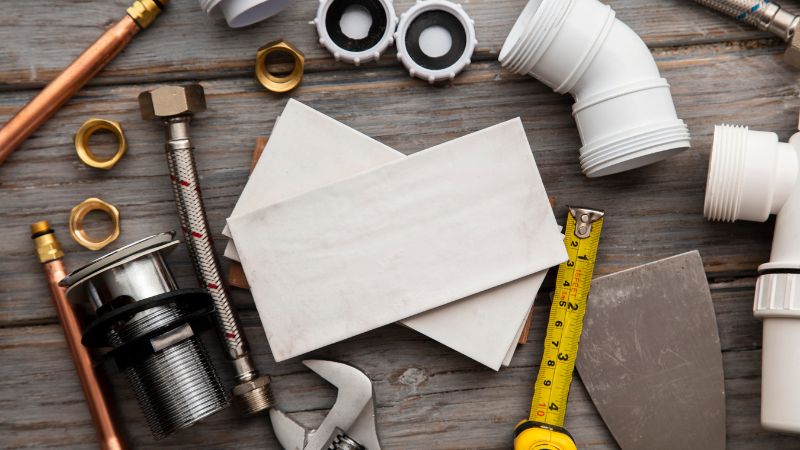 when to hire a contractor landlord
